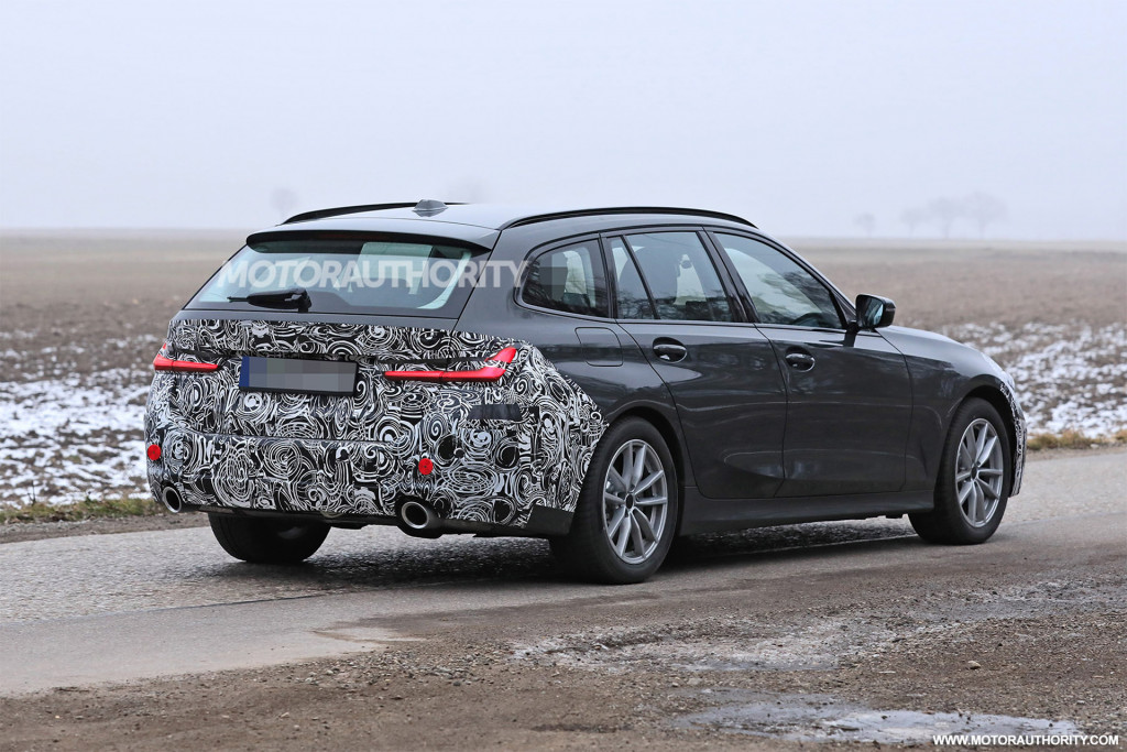 2023 BMW 3-Series Touring facelift spy shots - Photo credit: S. Baldauf/SB-Medien