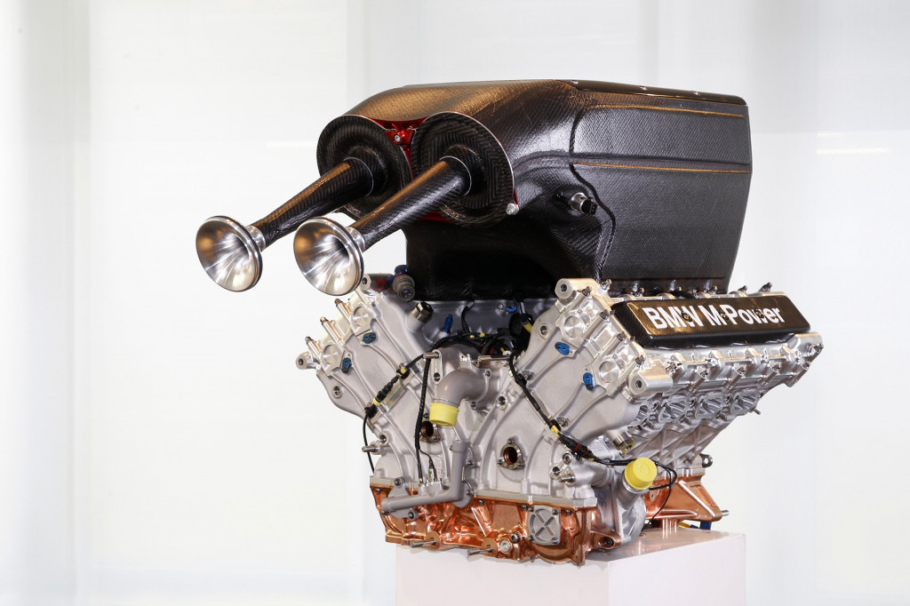 2023 BMW M ハイブリッド V8 LMDh レースカーのエンジン