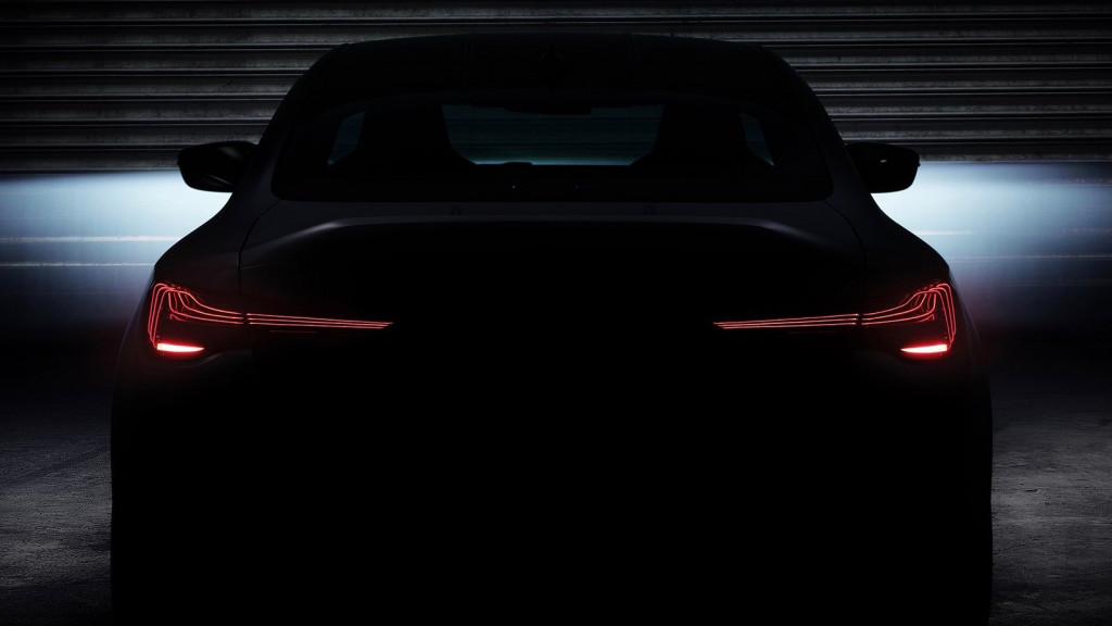 2023 BMW M4 CSL teaser