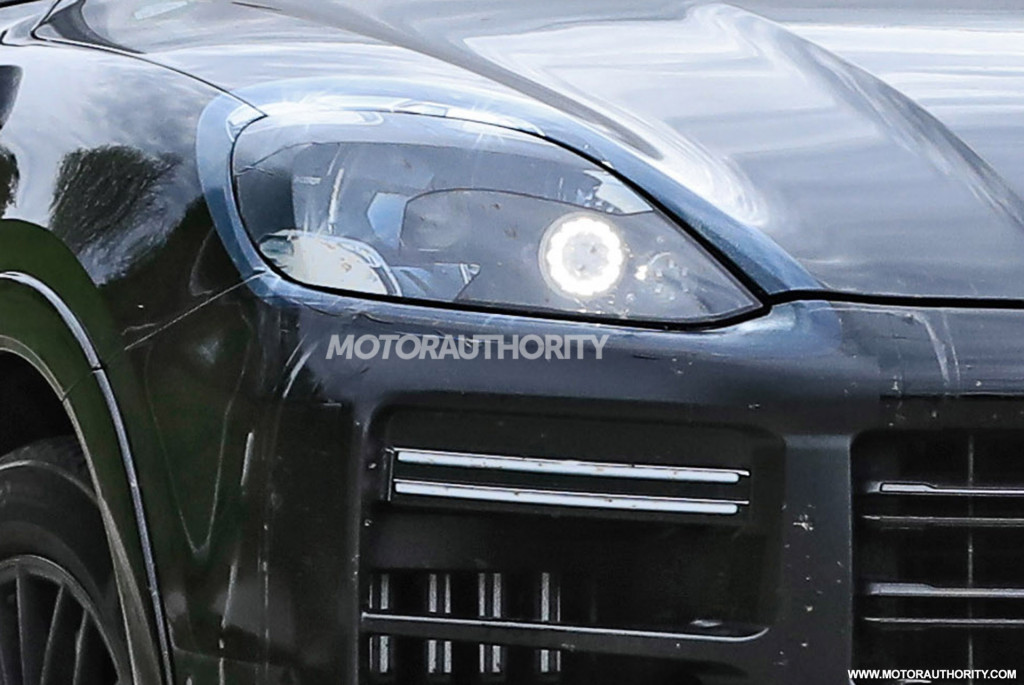 2023 Porsche Cayenne Coupe facelift spy shots - Photo credit: S. Baldauf/SB-Medien
