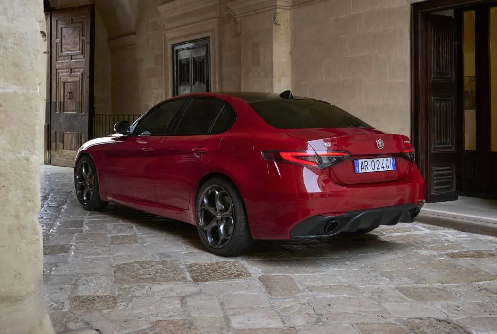 2024 Alfa Romeo Giulia Tributo Italiano