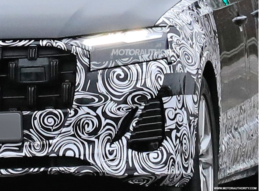 2024 Audi Q7 facelift spy footage - Copyright: Baldauf