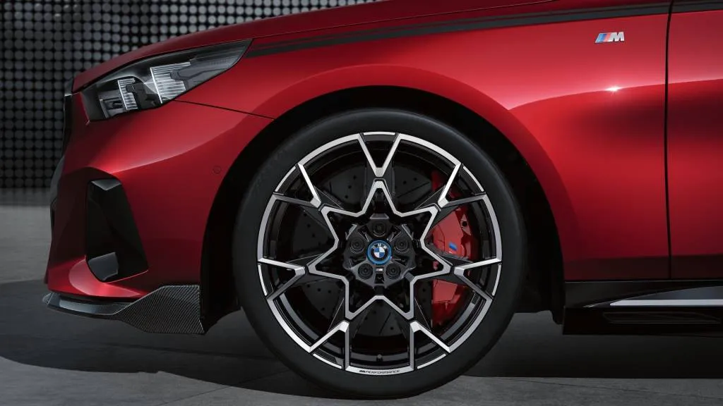 2024 BMW 5-Series M Performance parts