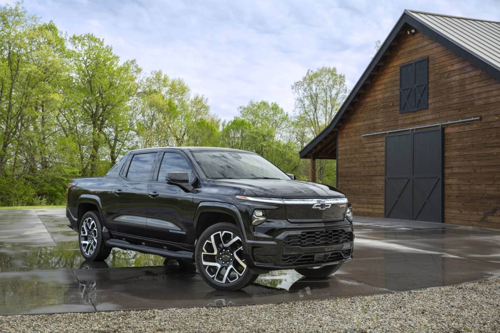 Chevrolet Silverado EV (2024)