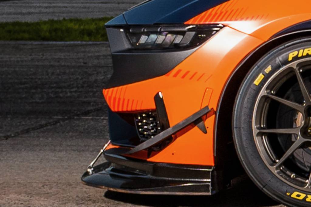تیزر ماشین مسابقه فورد موستانگ GT4 2024