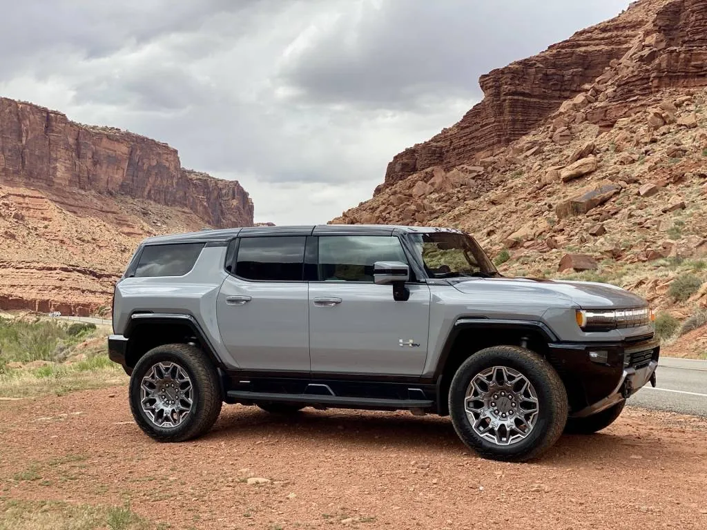 2024 GMC Hummer EV SUV