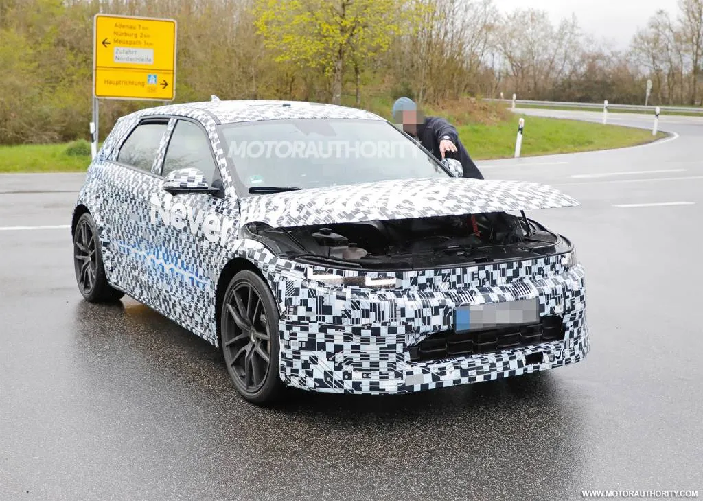 2024 Hyundai Ioniq 5 N spy shots - Photo credit: Baldauf