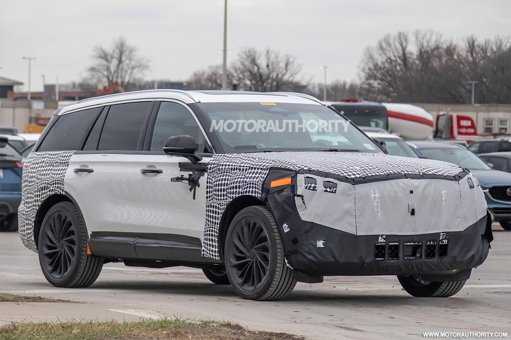 2024 lincoln aviator facelift spy shots  photo credit baldauf 100871997 l - Auto Recent