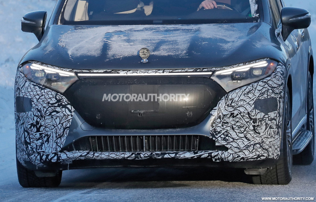 2024 Mercedes-Benz Maybach EQS SUV spy shots - Photo credit: Baldauf