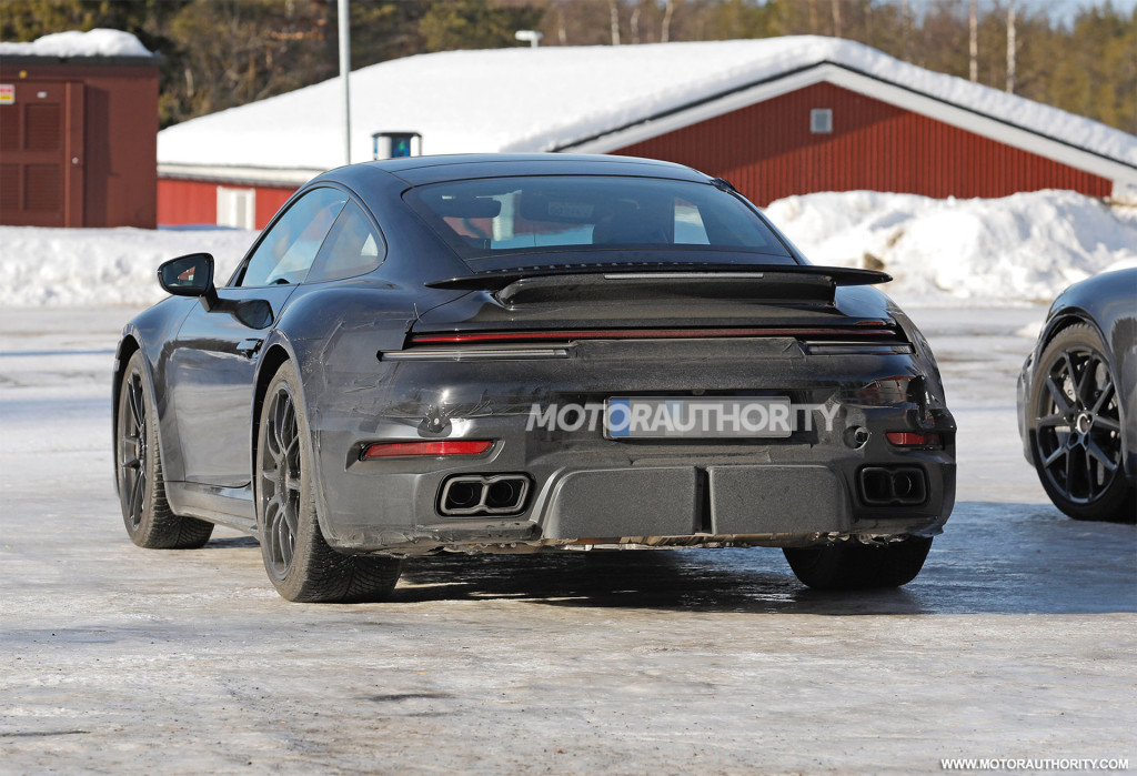 2024 Porsche 911 Turbo S hybrid spy shots - Photo credit: Baldauf