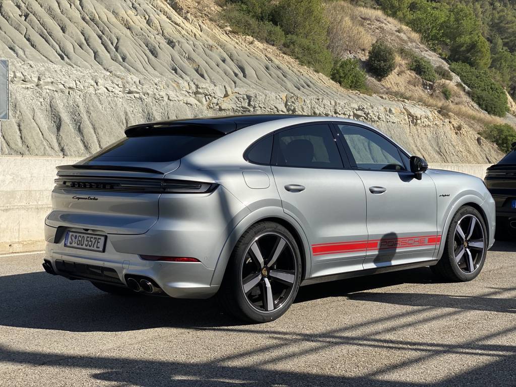 Review 2024 Porsche Cayenne Turbo EHybrid injects life into the V8