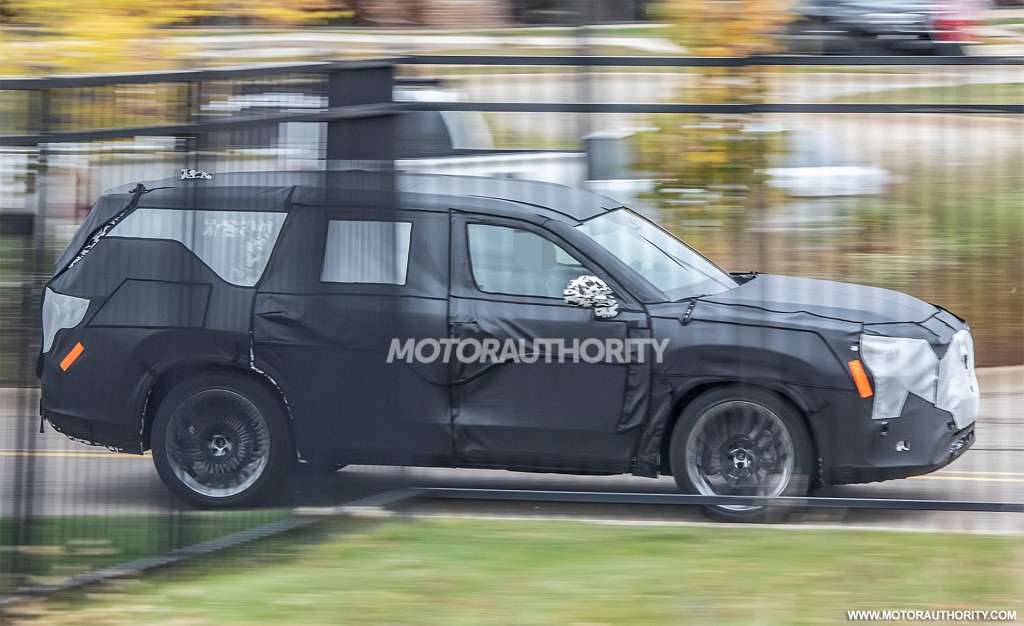 2024 spy footage of Toyota Grand Highlander - Photo: S. Baldauf / SB-Medien
