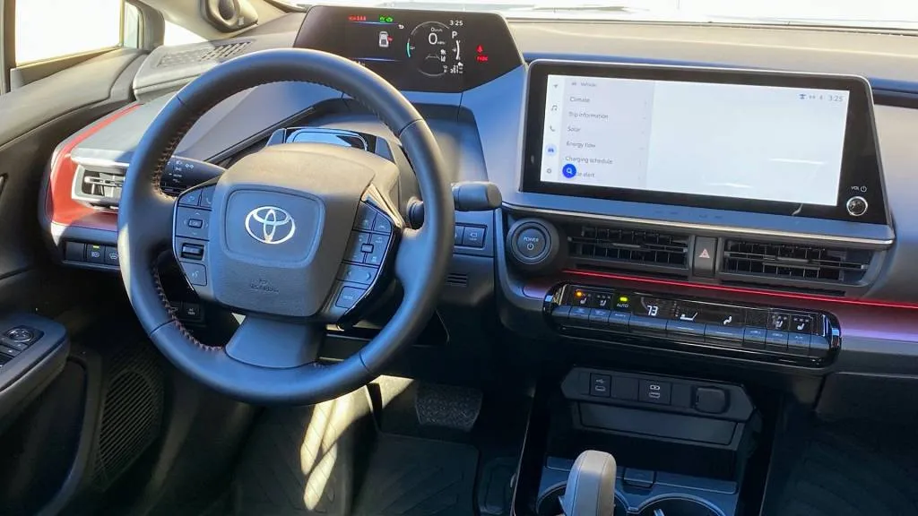 Toyota Prius Premier 2024