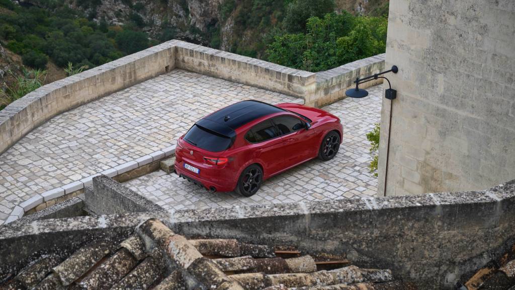 2025 Alfa Romeo Stelvio