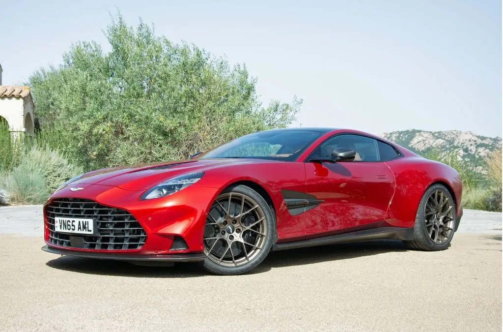 2025 Aston Martin Vanquish, Ronan Glon photo