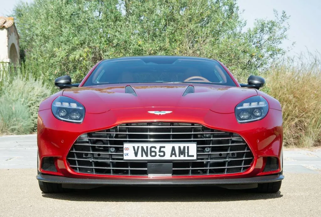 2025 aston martin vanquish ronan glon photo 100946714 l - Auto Recent