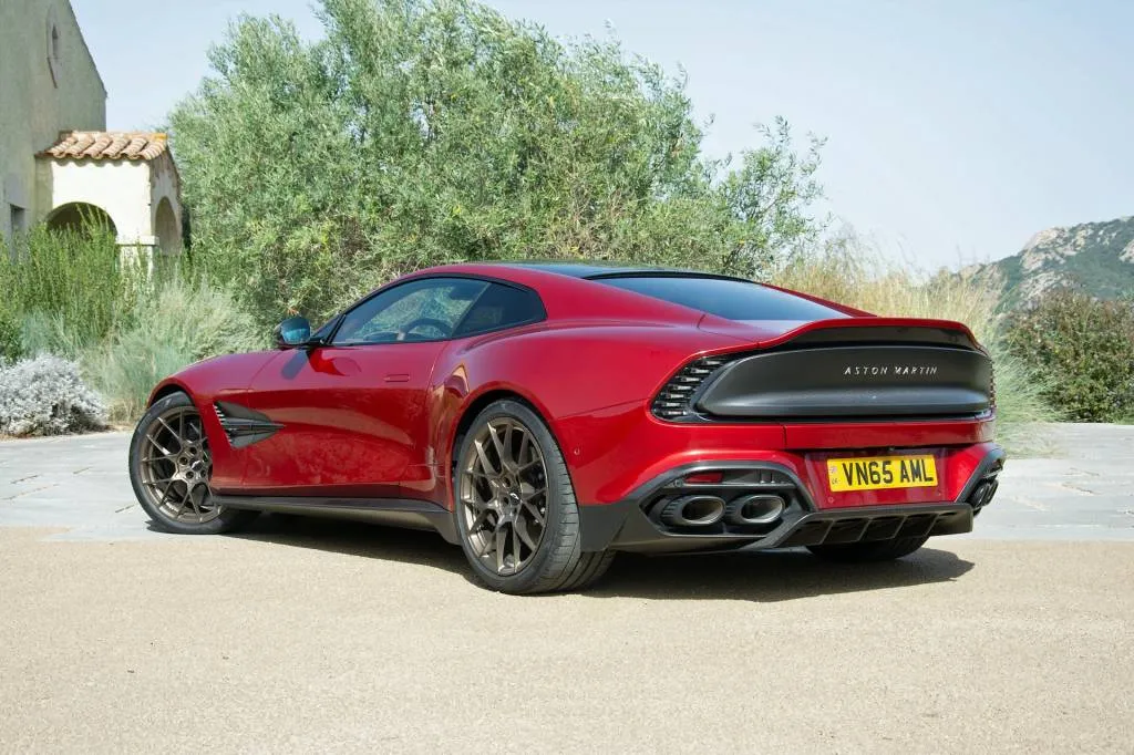 2025 Aston Martin Vanquish, Ronan Glon photo