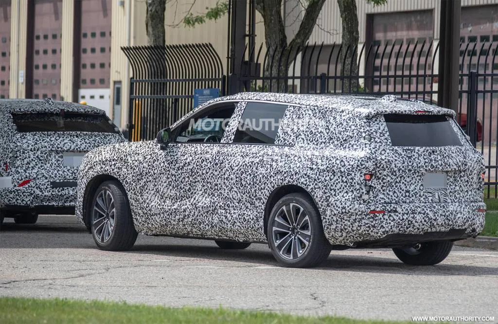 2025 Cadillac 3-row electric mid-size SUV spy shots - Photo credit: Baldauf