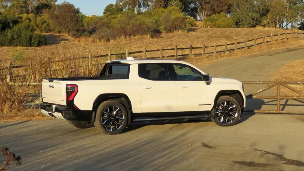 2025 GMC Sierra EV Denali