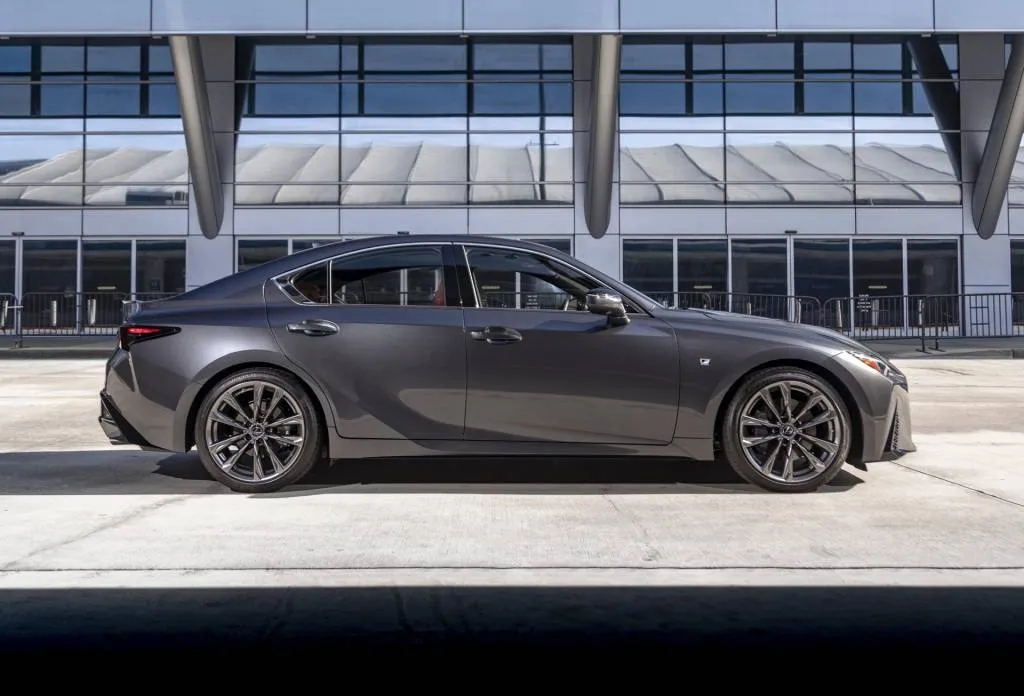 2025 Lexus IS 300