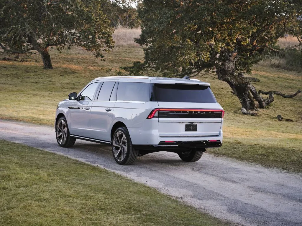 2025 Lincoln Navigator L Black Label