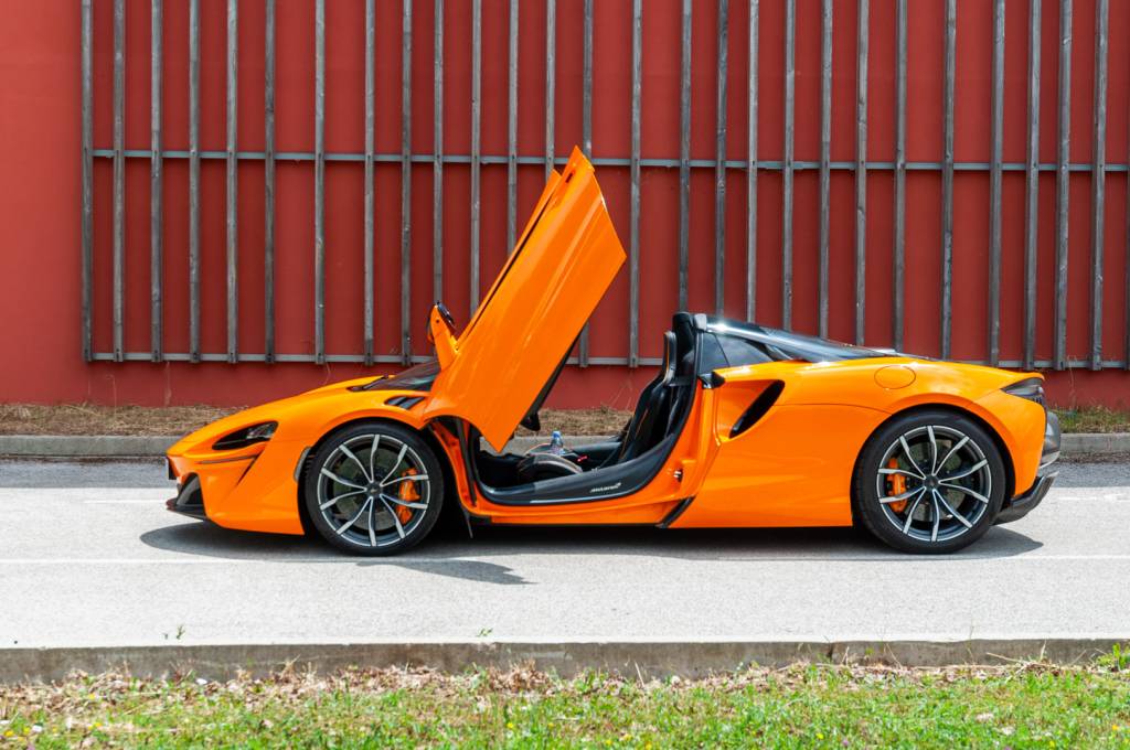 2025 McLaren Artura Spider