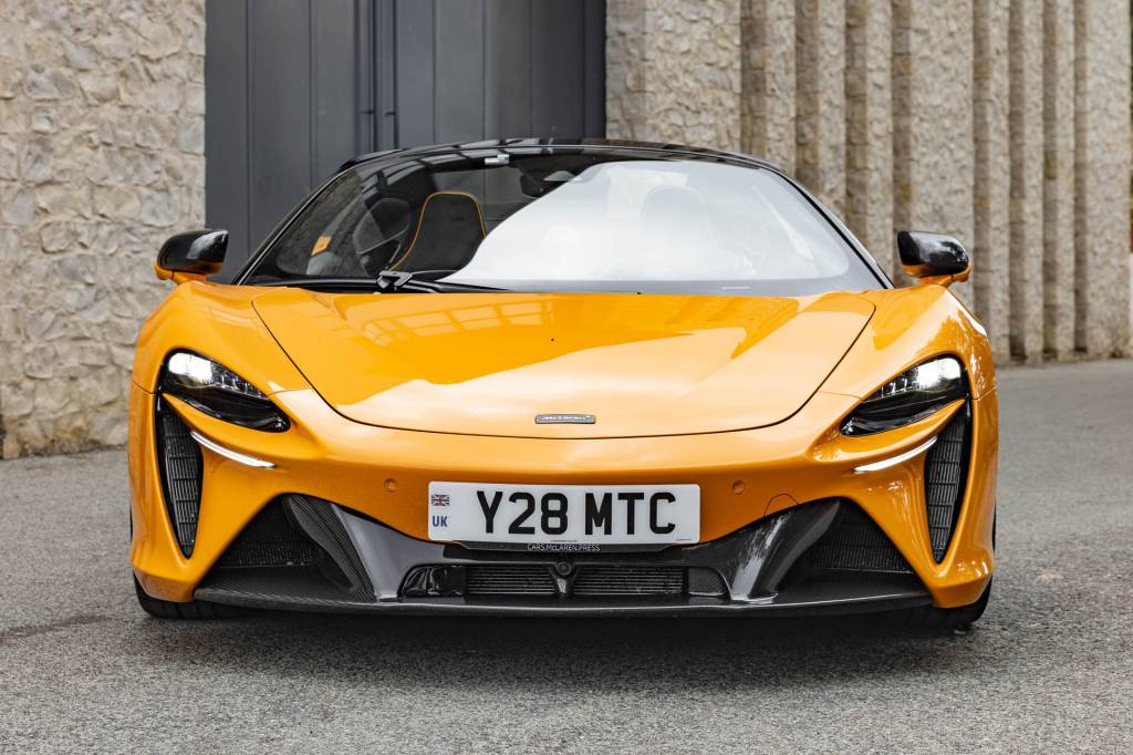 2025 McLaren Artura Spider