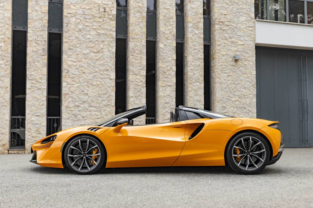 2025 McLaren Artura Spider