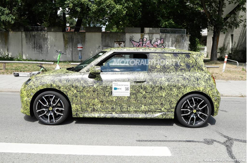 2025 Mini John Cooper Works EV spy shots - Photo credit: Baldauf