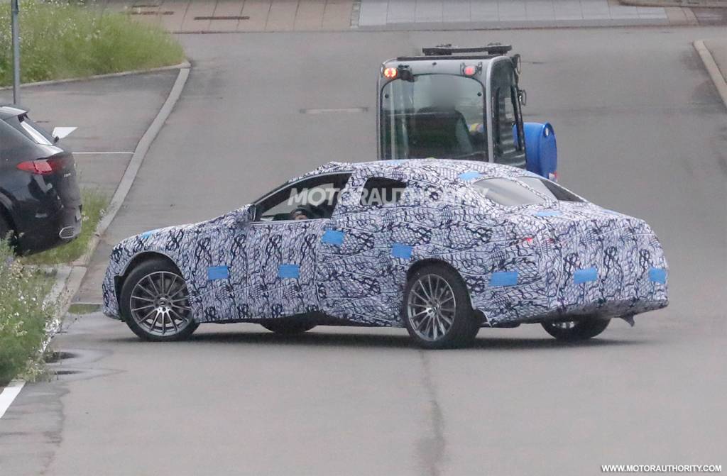 2026 Mercedes-Benz S-Class facelift spy shots - Photo credit: Baldauf