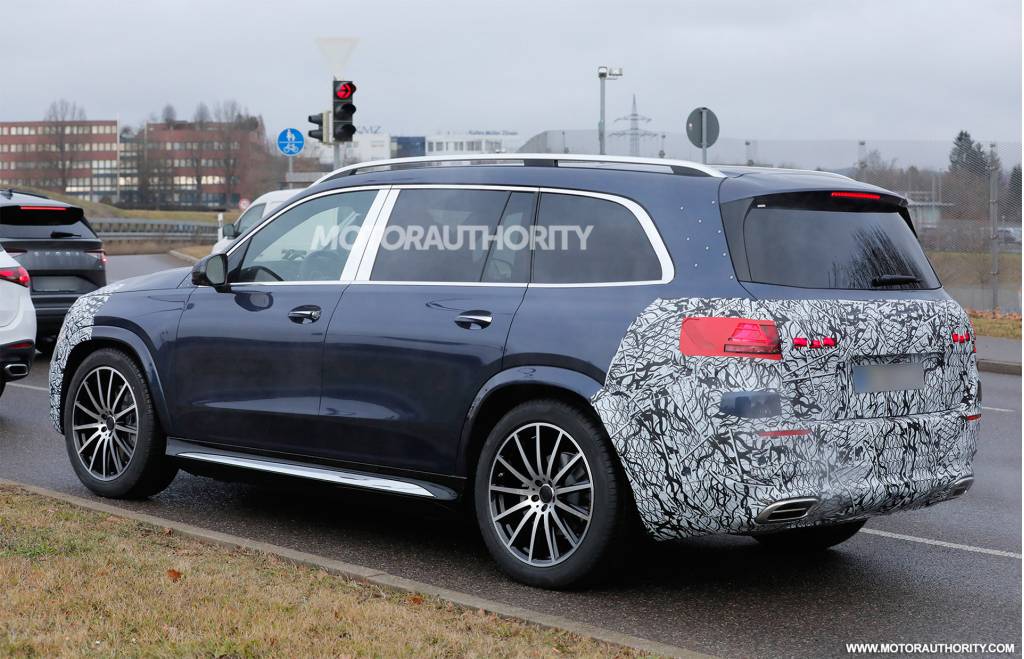 2027 Mercedes-Benz Maybach GLS-Class facelift spy shots - Photo via Baldauf