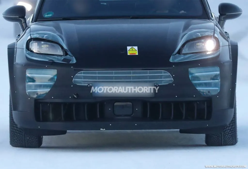 2027 Porsche Cayenne EV test mule spy shots - Photo credit: Baldauf