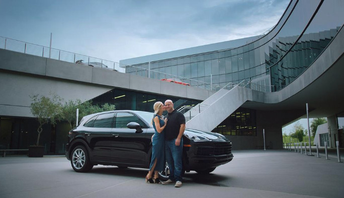 Prosche Racing Fans Porsche fans to marry at 70 mph on a racetrack