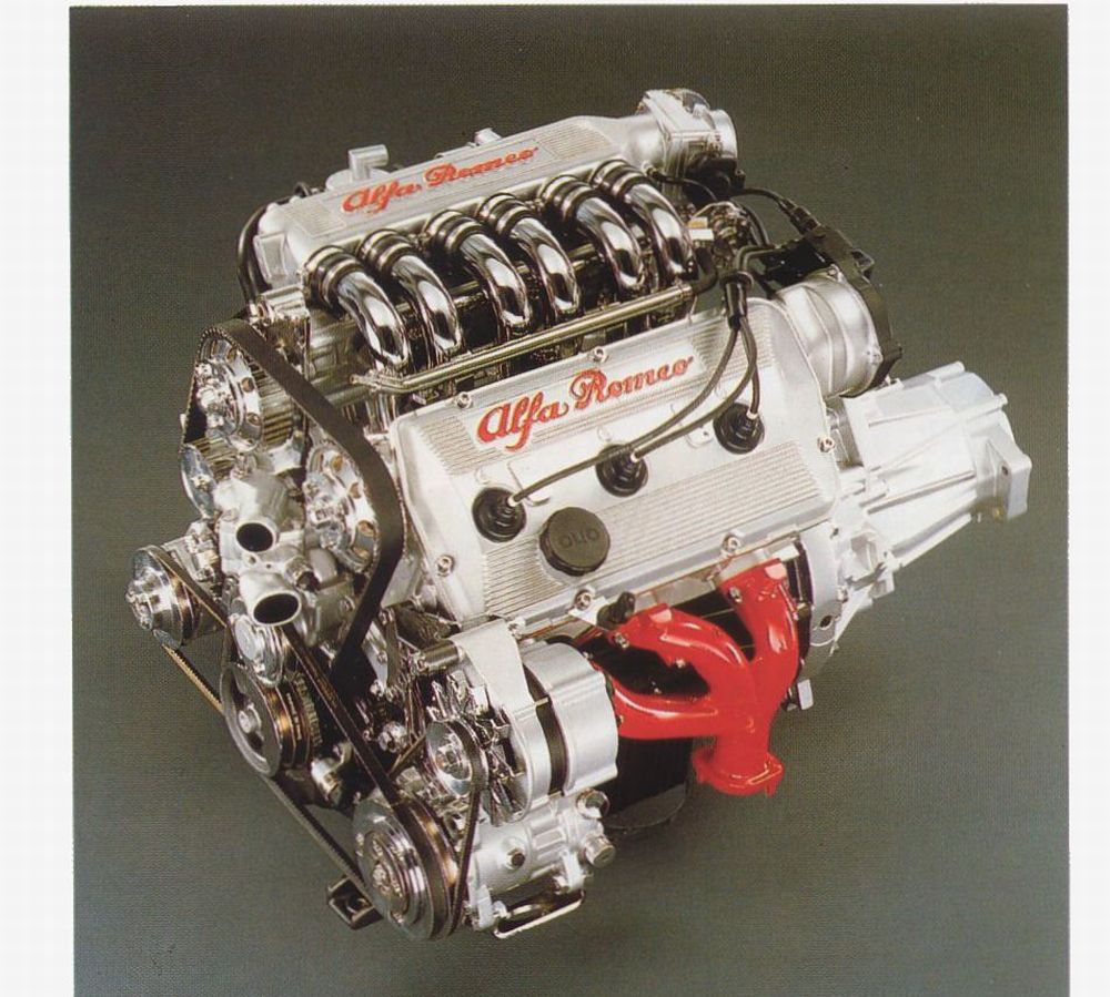 Купить двигатель v6. Двигатель Альфа Ромео v6. Alfa Romeo 3.2 v6 двигатель. Двигатель Альфа Ромео 2.5 v6. Alfa Romeo v6 Busso.