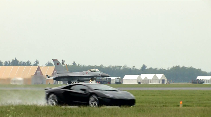 What's Faster, A Lamborghini Aventador Or An F16? Video