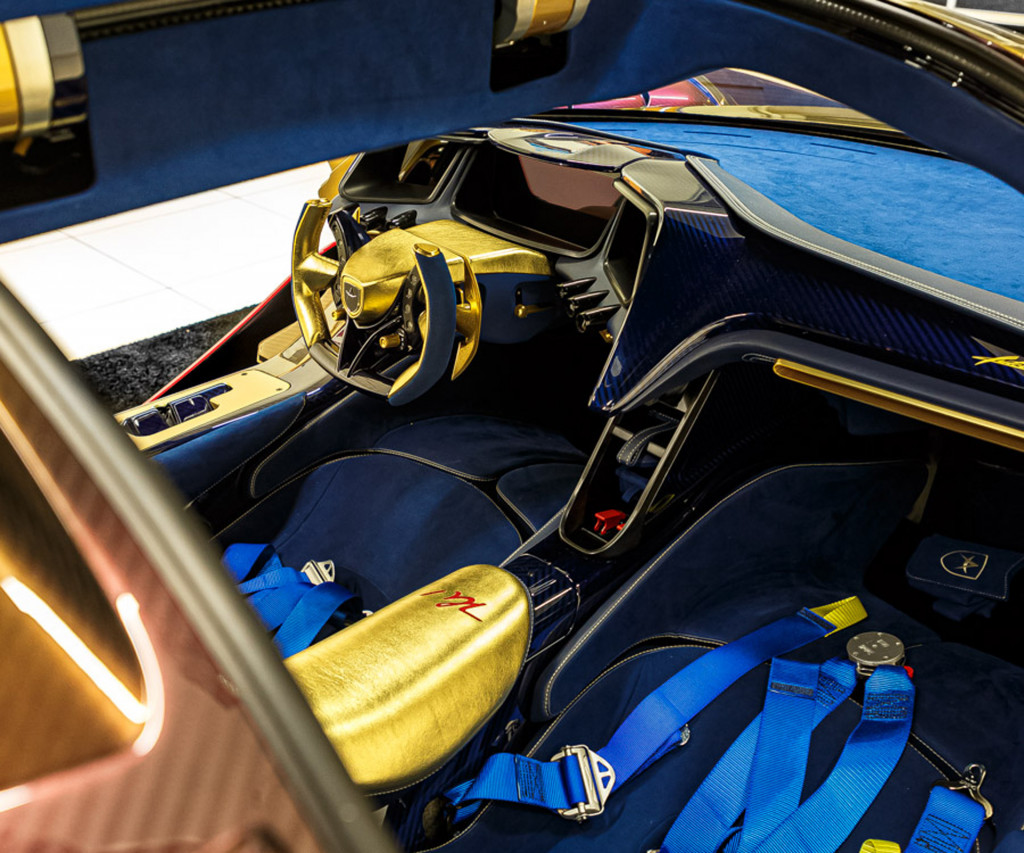 Gumpert Apollo Interior