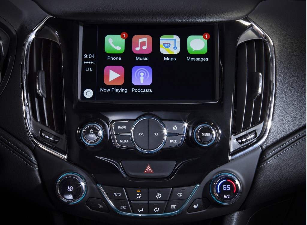 Apple CarPlay in 2016 Chevrolet Cruze