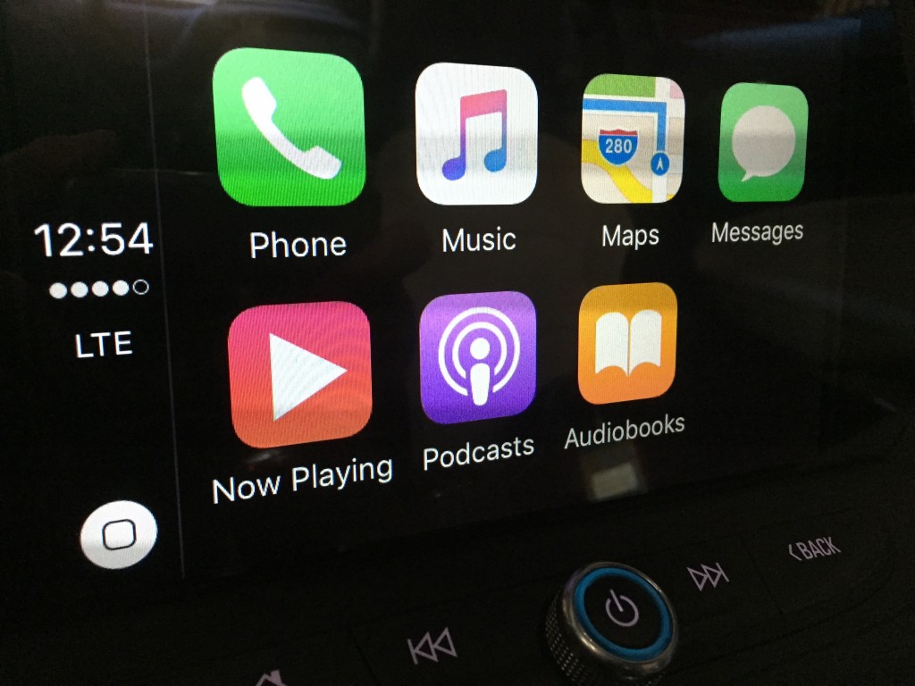 AAA study finds automaker infotainment more distracting than Apple CarPlay, Android Auto