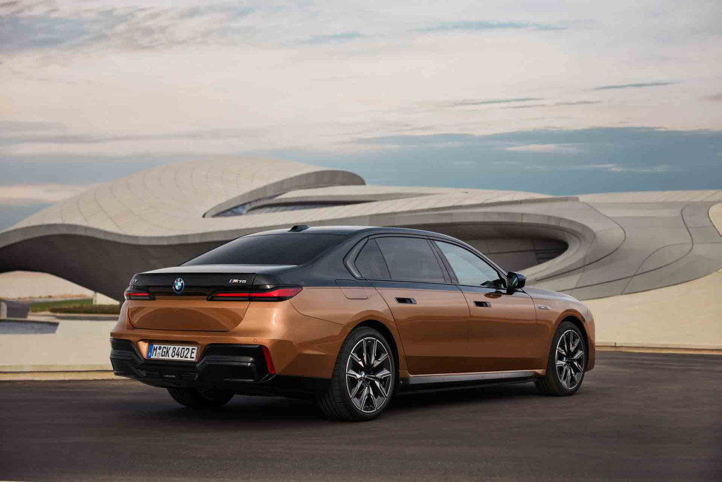 2024 BMW i7 M70