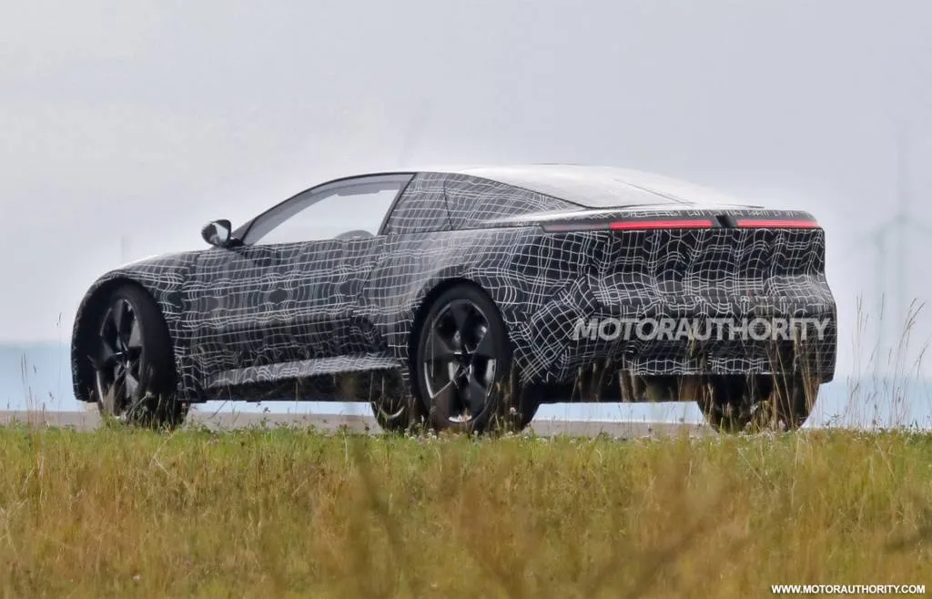 bmw neue klasse electric sports car spy shots  photo via baldauf 100935049 l - Auto Recent