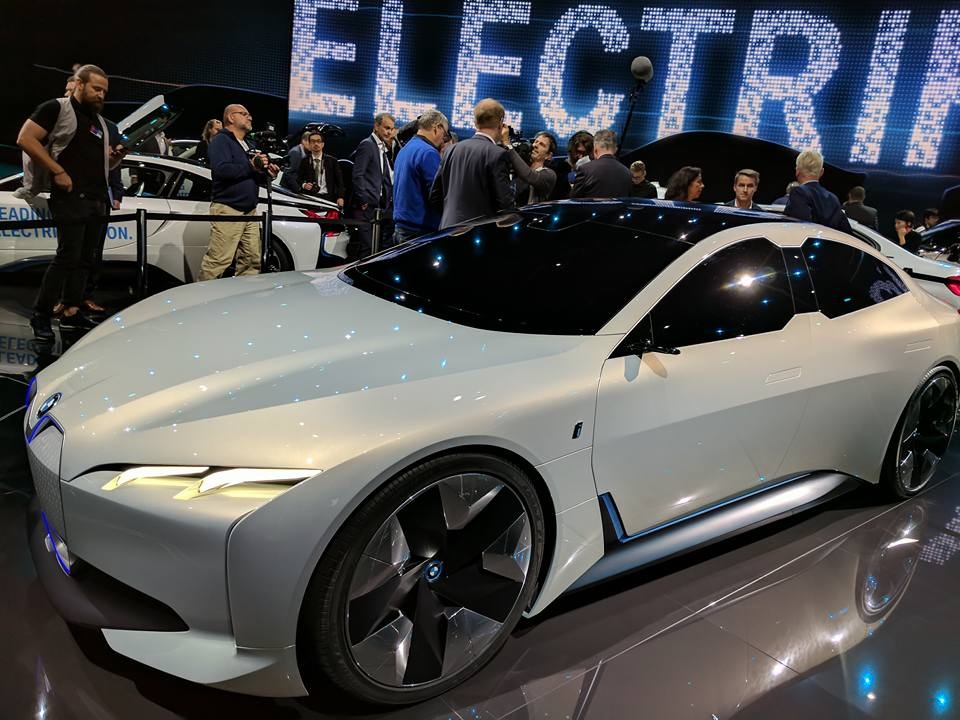Which (non-Tesla) maker will sell most electric luxury cars by 2020