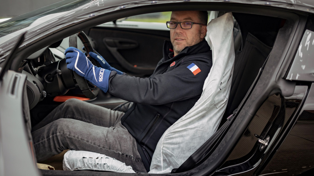 Bugatti test sürücüsü Steve Jenny