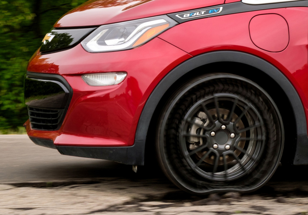 Chevrolet Bolt EV utrustad med prototyp av högtrycksdäck från Michelin