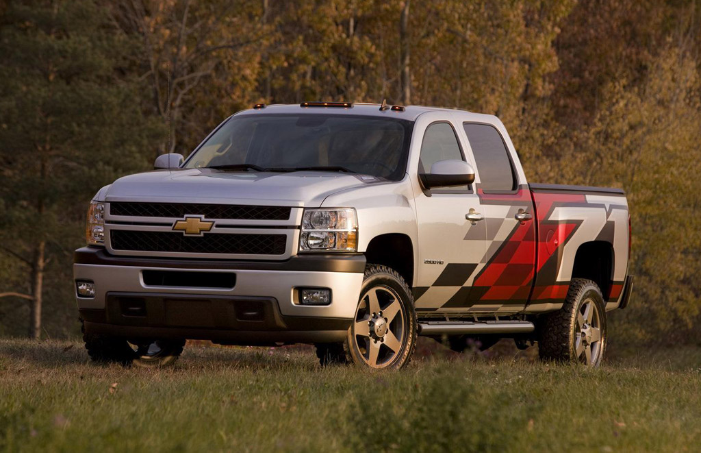 Chevrolet Rolls Out Pair Of Modified Silverados For SEMA