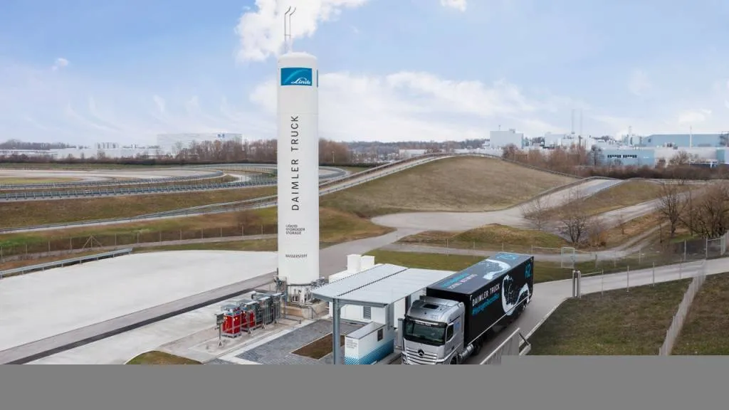 Daimler sLH2 liquid hydrogen fueling station