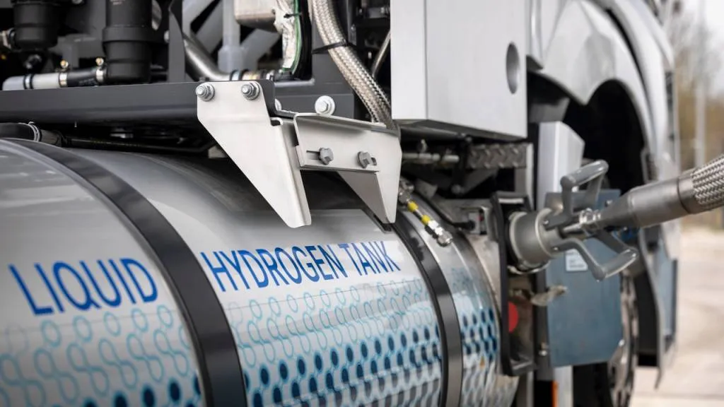Daimler sLH2 liquid hydrogen fueling station