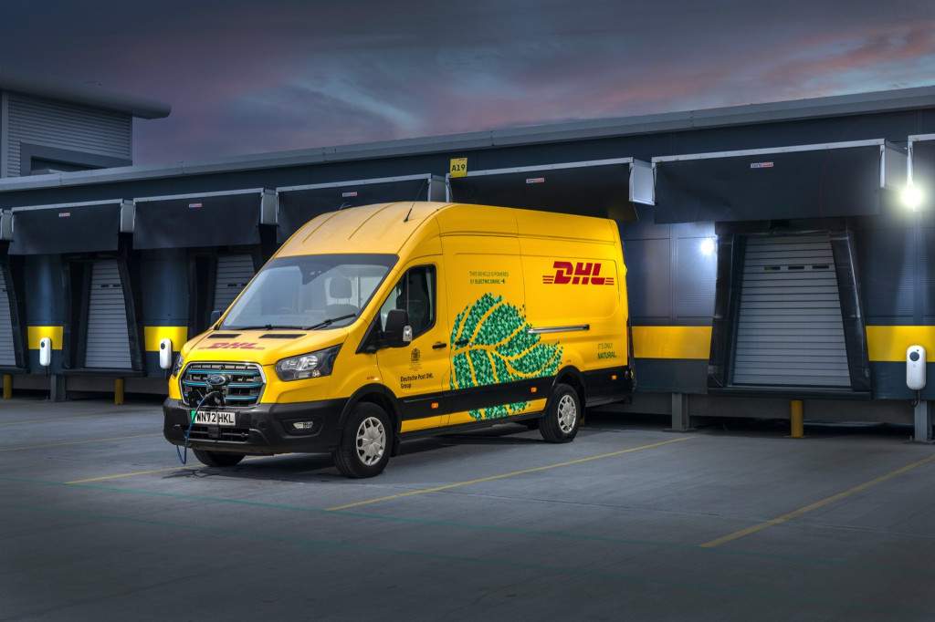 DHL will get 2,000 Ford electrical trucks, application to control them
