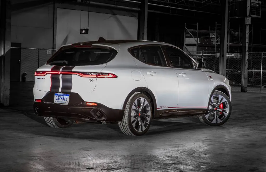 dodge-hornet-r-t-glh-concept_100956202_l.webp