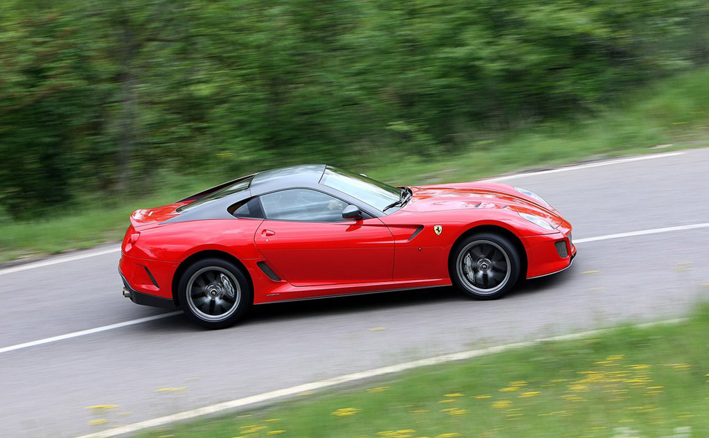 Ferrari 599 GTO красная