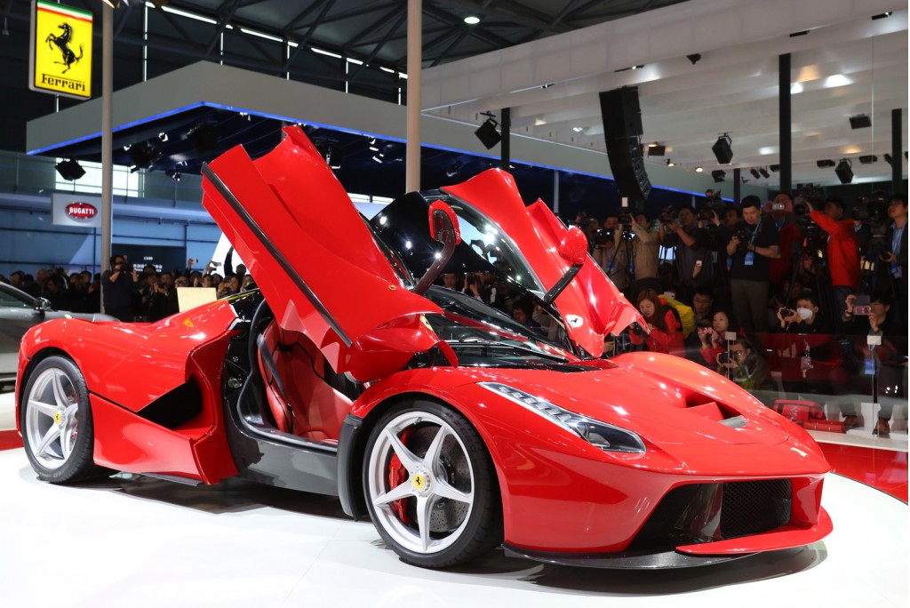 Ferrari laferrari в россии